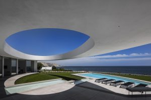 Casa Elíptica by Mário Martins Atelier