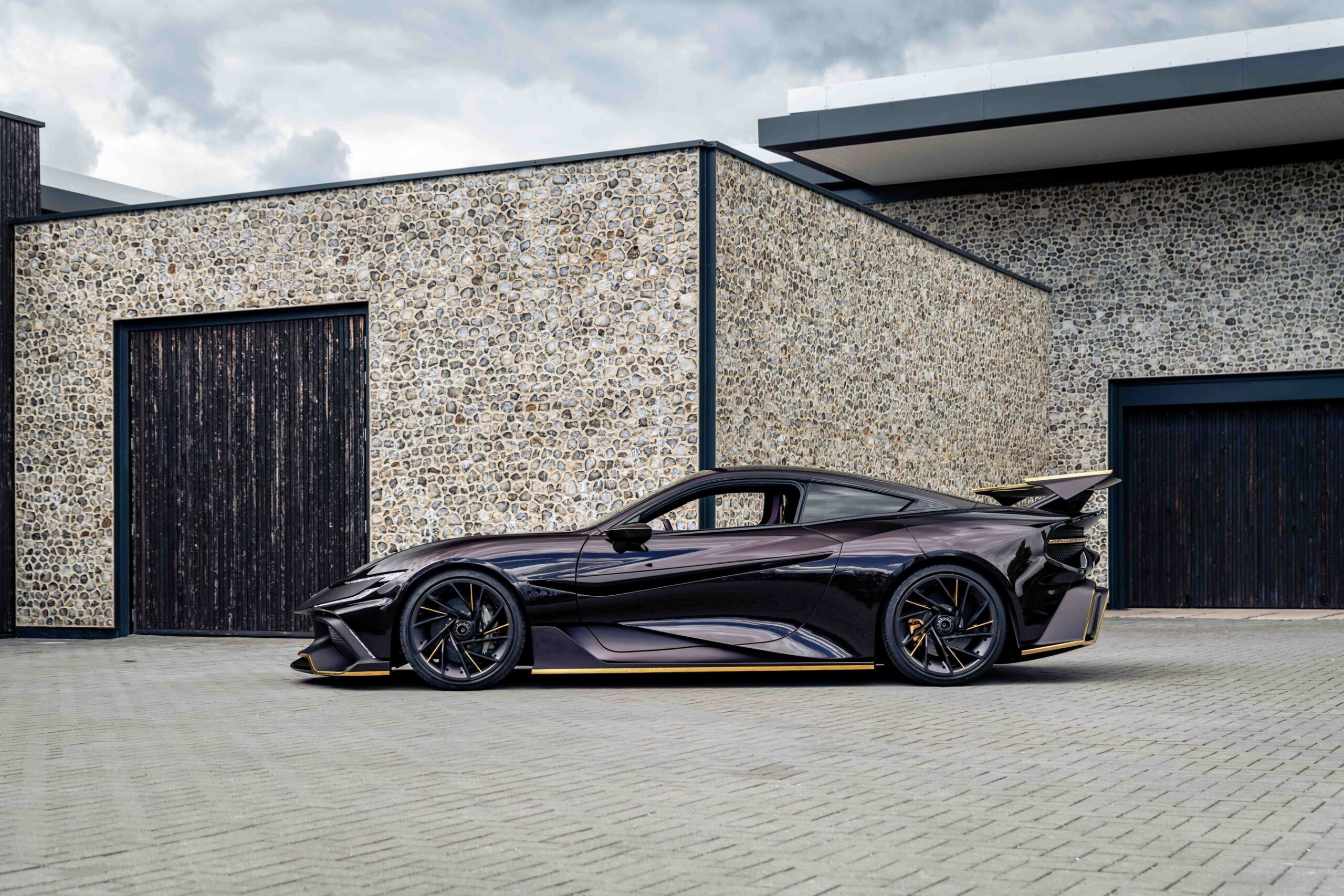 The Naran Hyper–Coupé